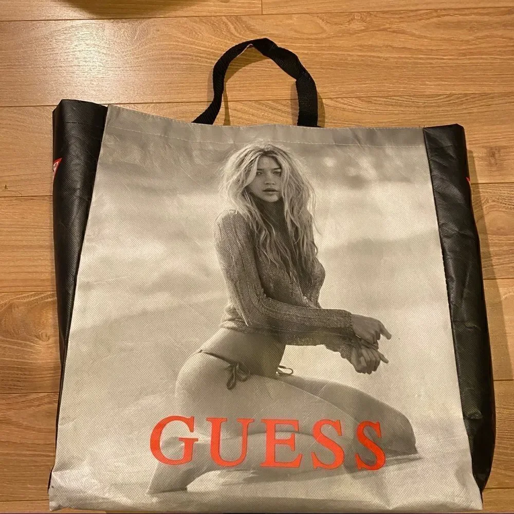Black guess purse / handbag‎